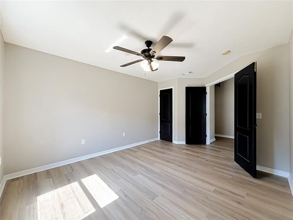 For Sale: $400,000 (4 beds, 3 baths, 2477 Square Feet)