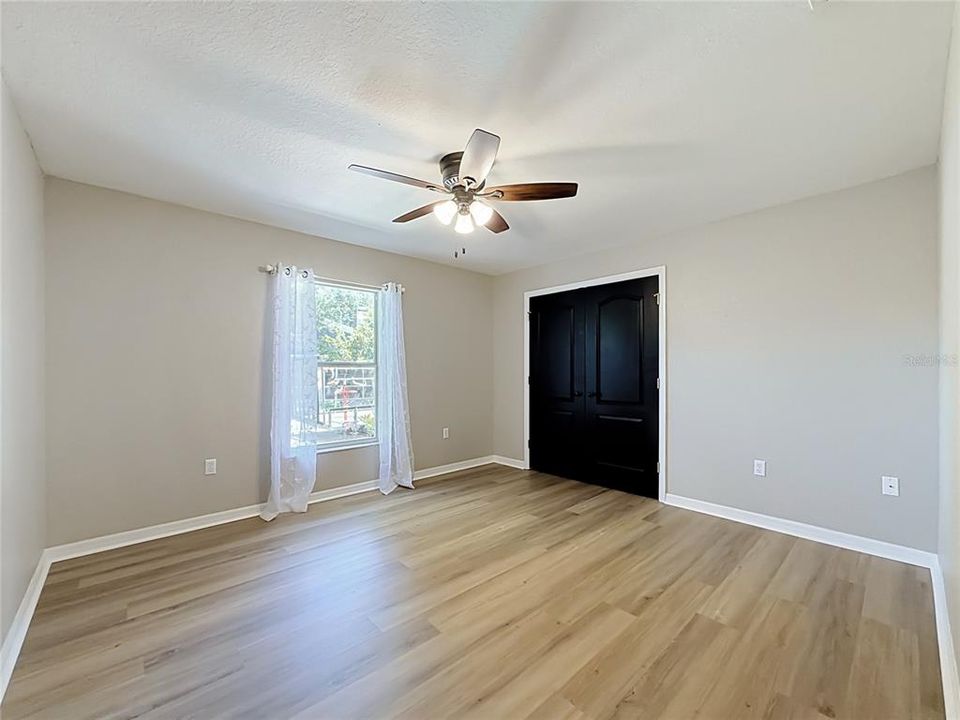 For Sale: $400,000 (4 beds, 3 baths, 2477 Square Feet)