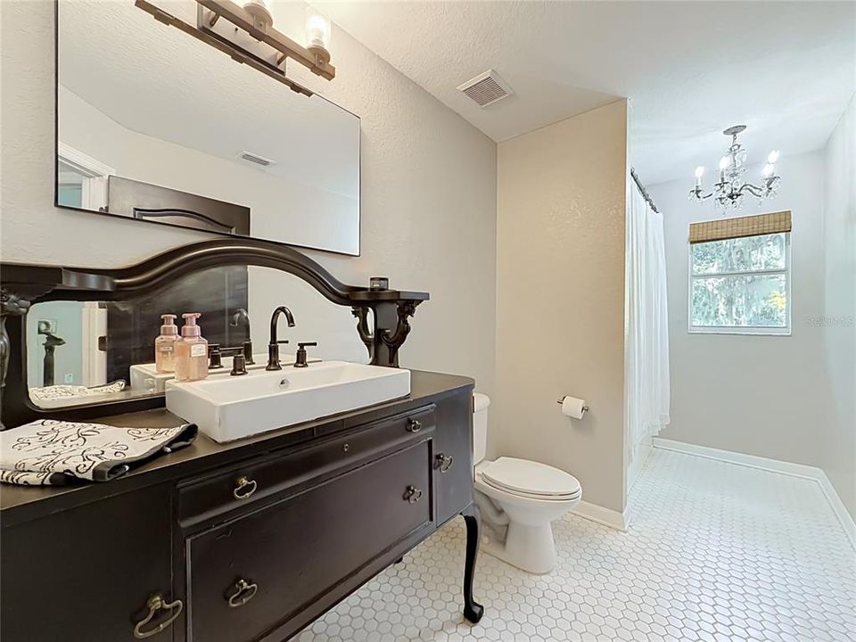 For Sale: $400,000 (4 beds, 3 baths, 2477 Square Feet)
