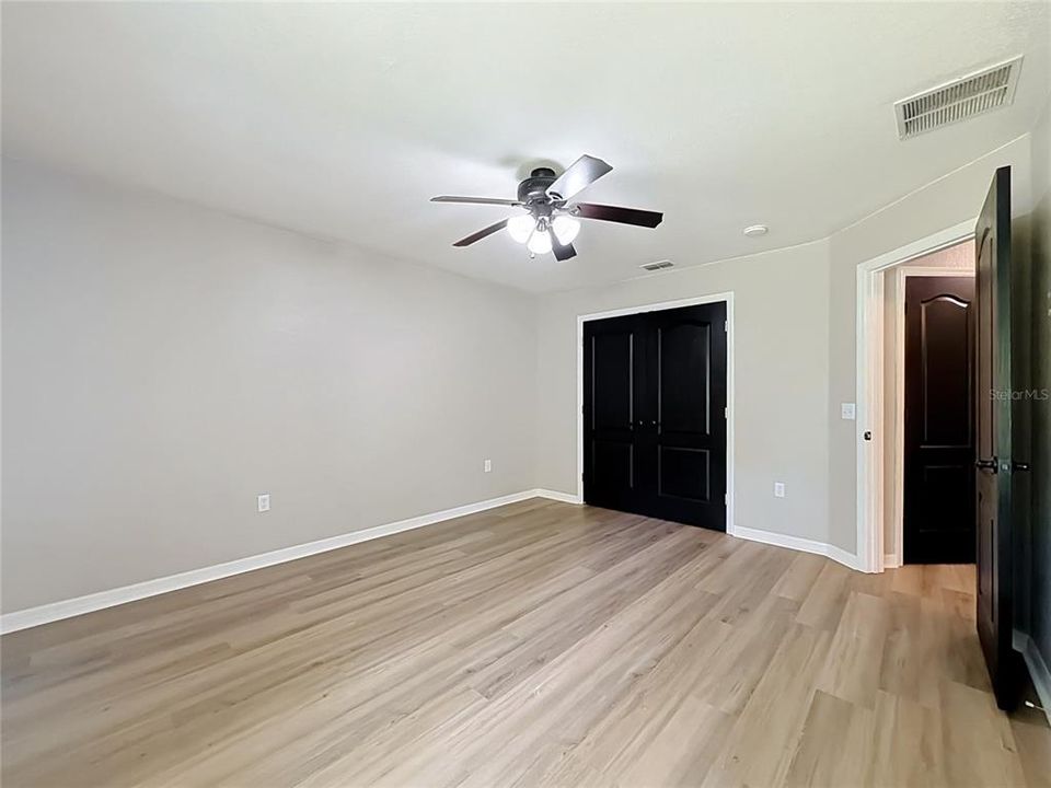 For Sale: $400,000 (4 beds, 3 baths, 2477 Square Feet)