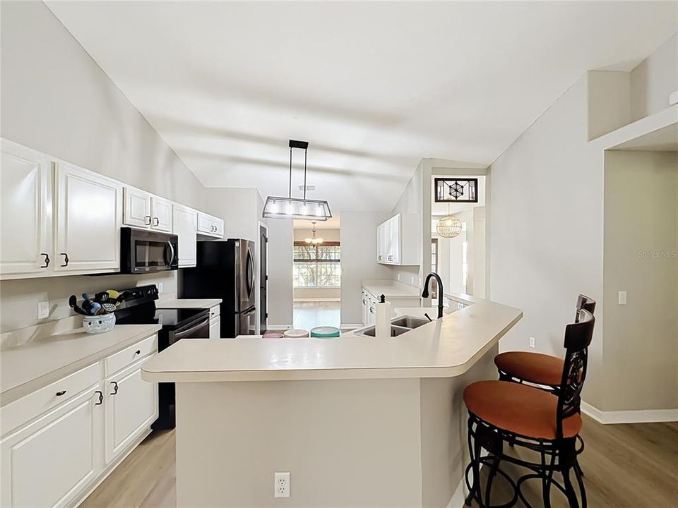 For Sale: $400,000 (4 beds, 3 baths, 2477 Square Feet)