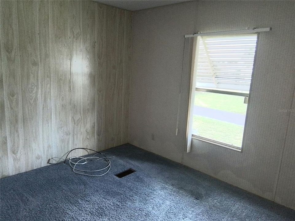 For Sale: $70,000 (2 beds, 2 baths, 960 Square Feet)