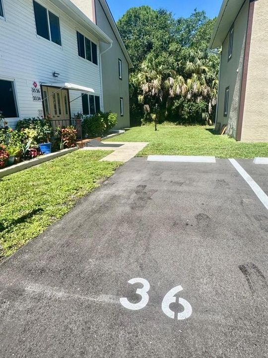 For Sale: $125,000 (2 beds, 2 baths, 1046 Square Feet)
