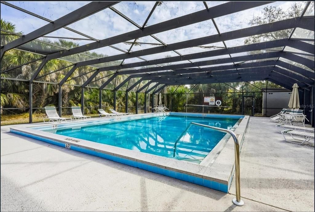 For Sale: $125,000 (2 beds, 2 baths, 1046 Square Feet)