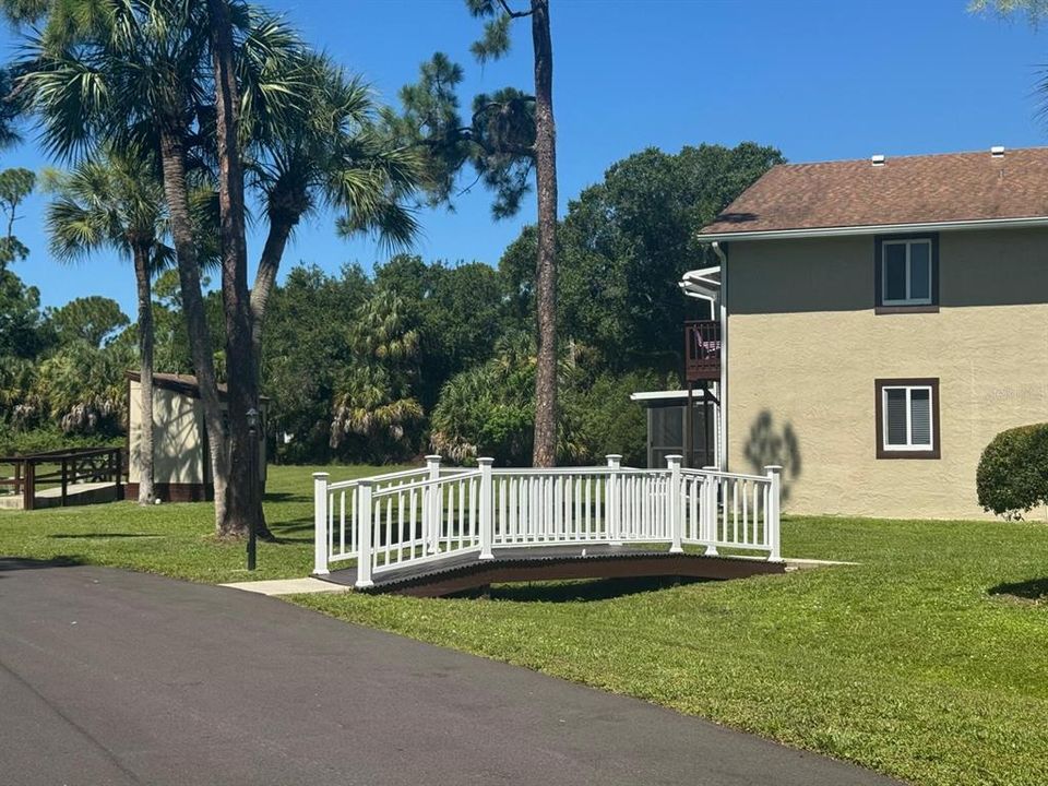 For Sale: $125,000 (2 beds, 2 baths, 1046 Square Feet)