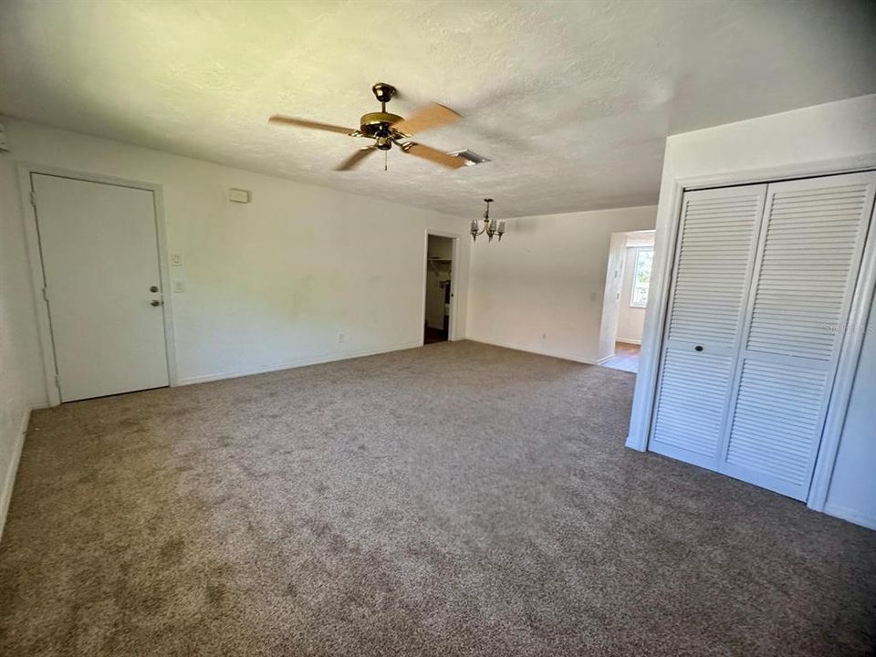 For Sale: $125,000 (2 beds, 2 baths, 1046 Square Feet)