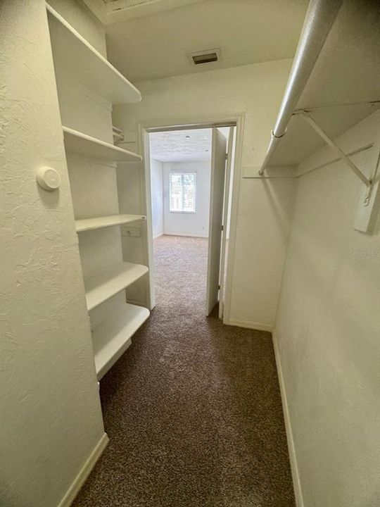 For Sale: $125,000 (2 beds, 2 baths, 1046 Square Feet)