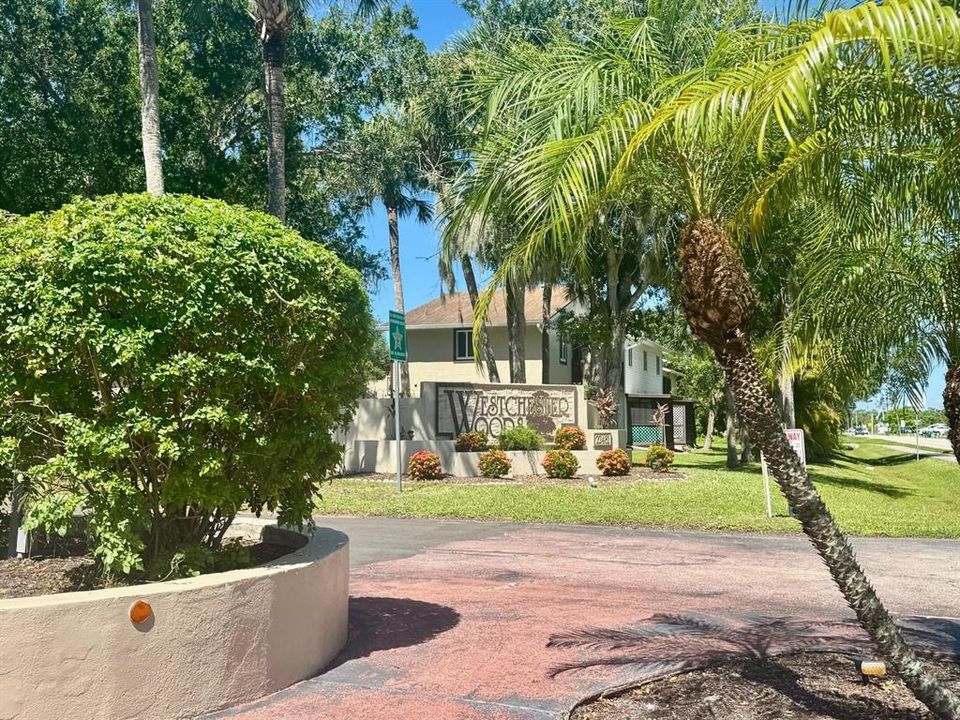 For Sale: $125,000 (2 beds, 2 baths, 1046 Square Feet)