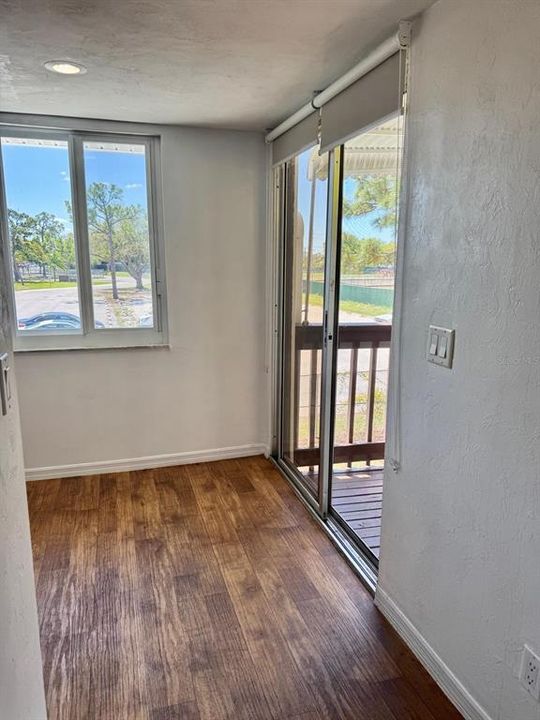 For Sale: $125,000 (2 beds, 2 baths, 1046 Square Feet)