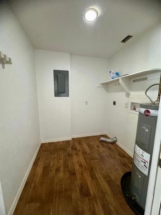 For Sale: $125,000 (2 beds, 2 baths, 1046 Square Feet)