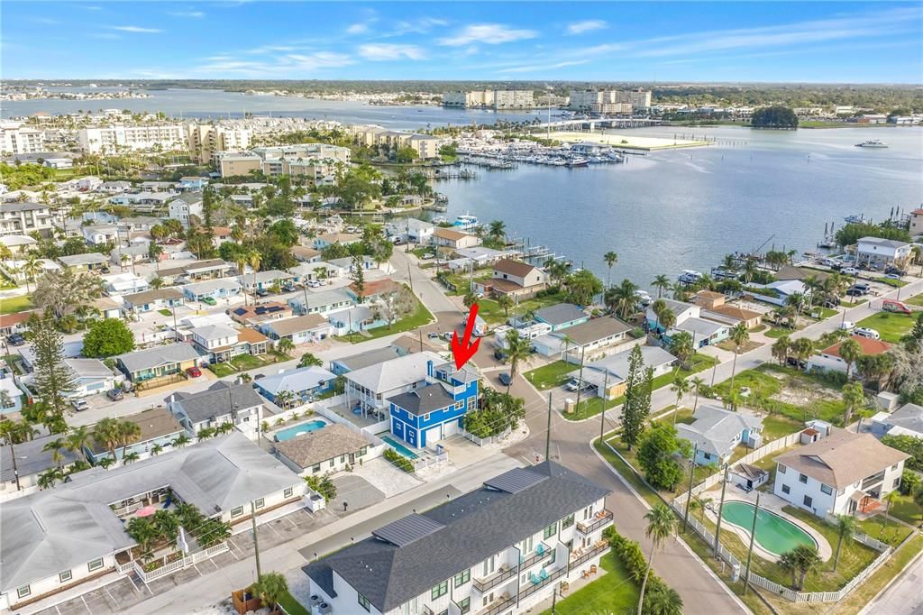En Venta: $869,549 (3 camas, 3 baños, 1772 Pies cuadrados)