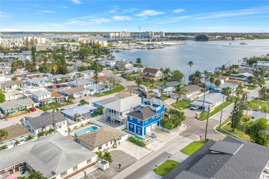 En Venta: $869,549 (3 camas, 3 baños, 1772 Pies cuadrados)