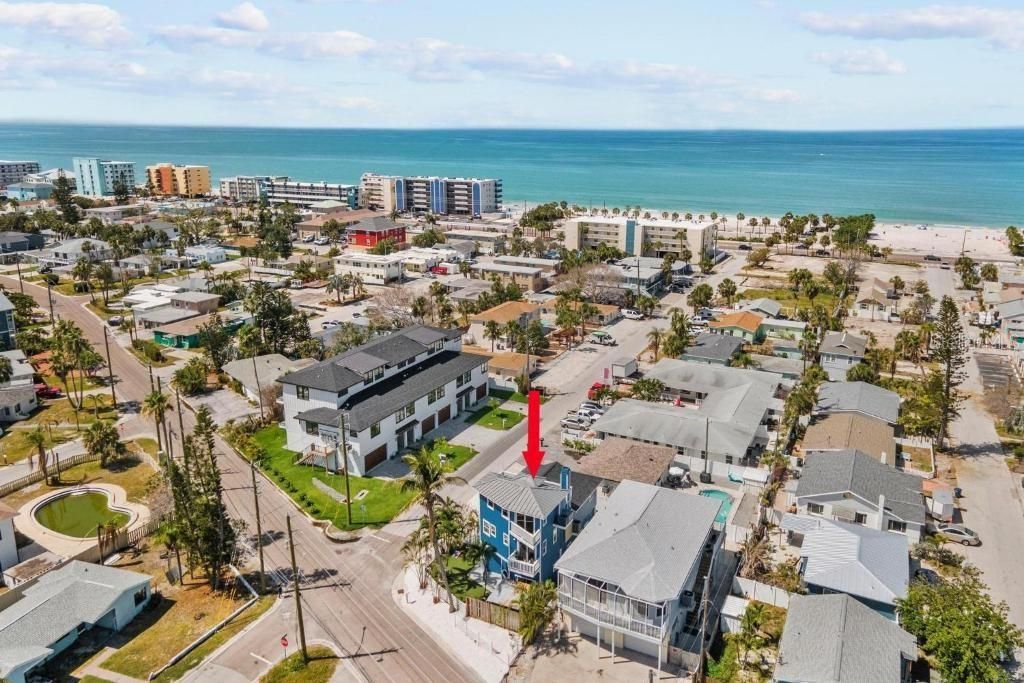 En Venta: $869,549 (3 camas, 3 baños, 1772 Pies cuadrados)