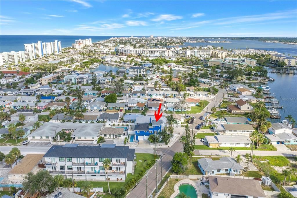 En Venta: $869,549 (3 camas, 3 baños, 1772 Pies cuadrados)