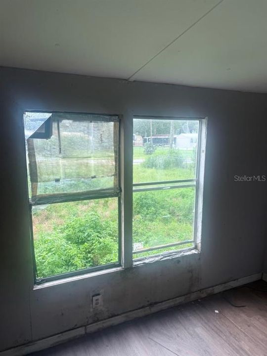 For Sale: $84,999 (3 beds, 2 baths, 1300 Square Feet)