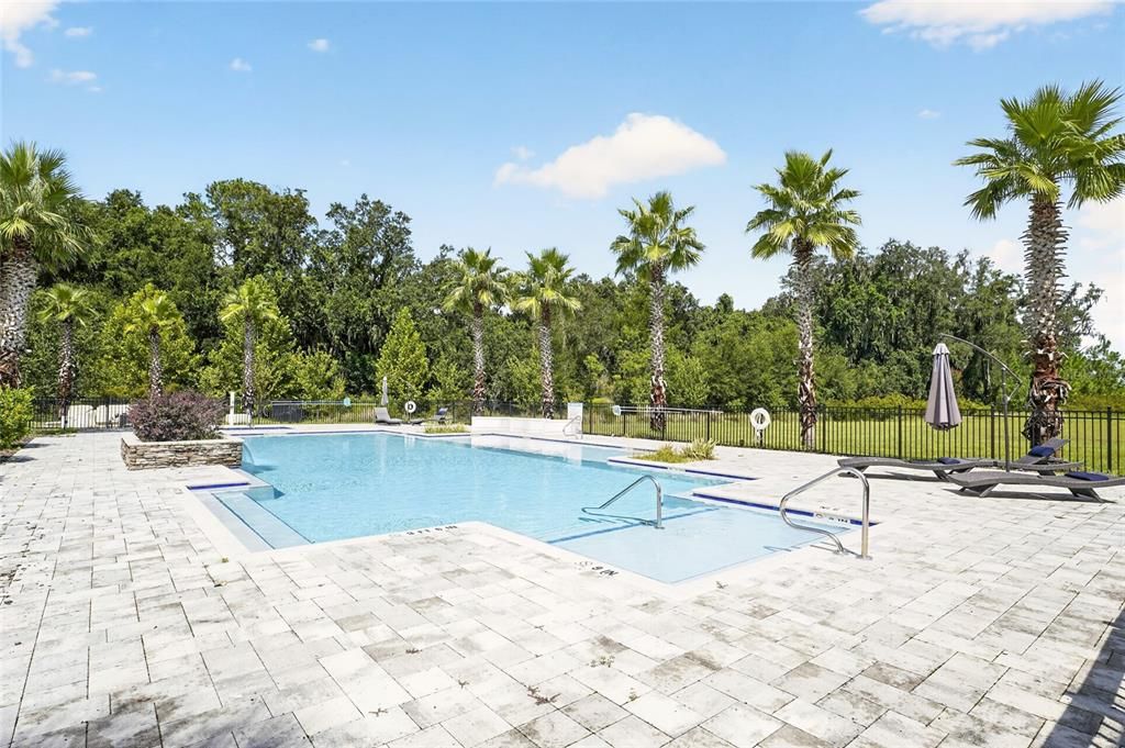 En Venta: $619,000 (3 camas, 3 baños, 2375 Pies cuadrados)