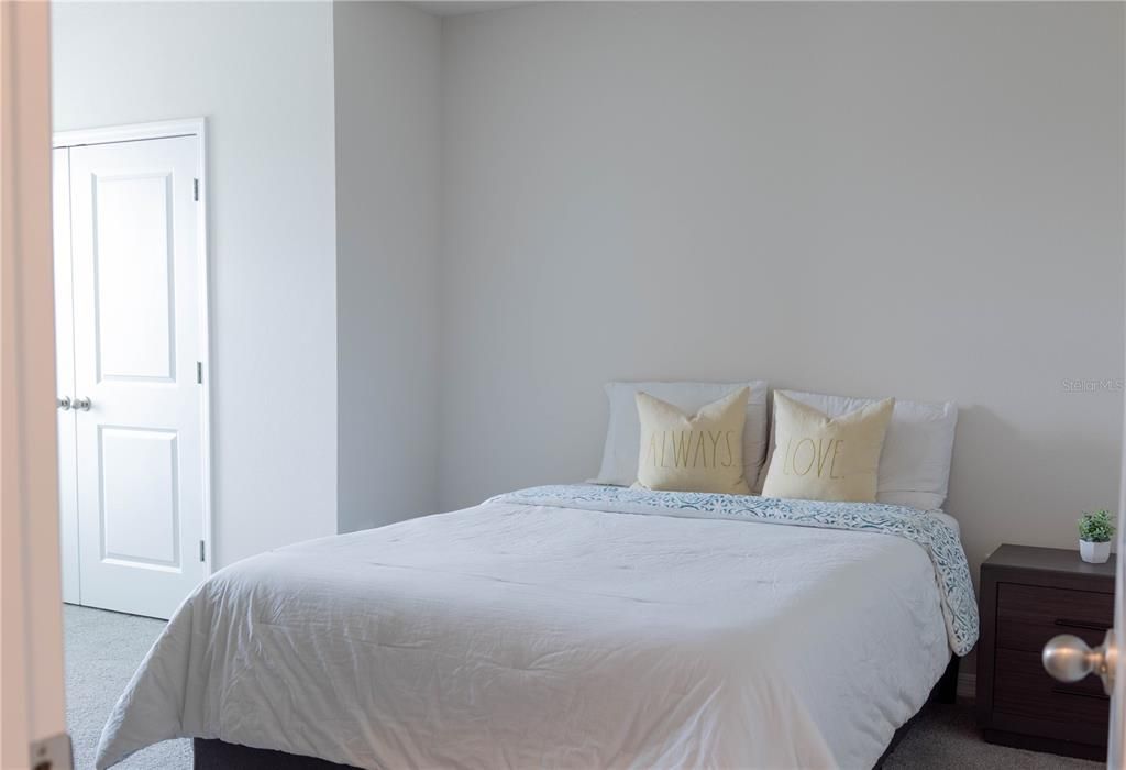 For Sale: $359,000 (3 beds, 2 baths, 1702 Square Feet)