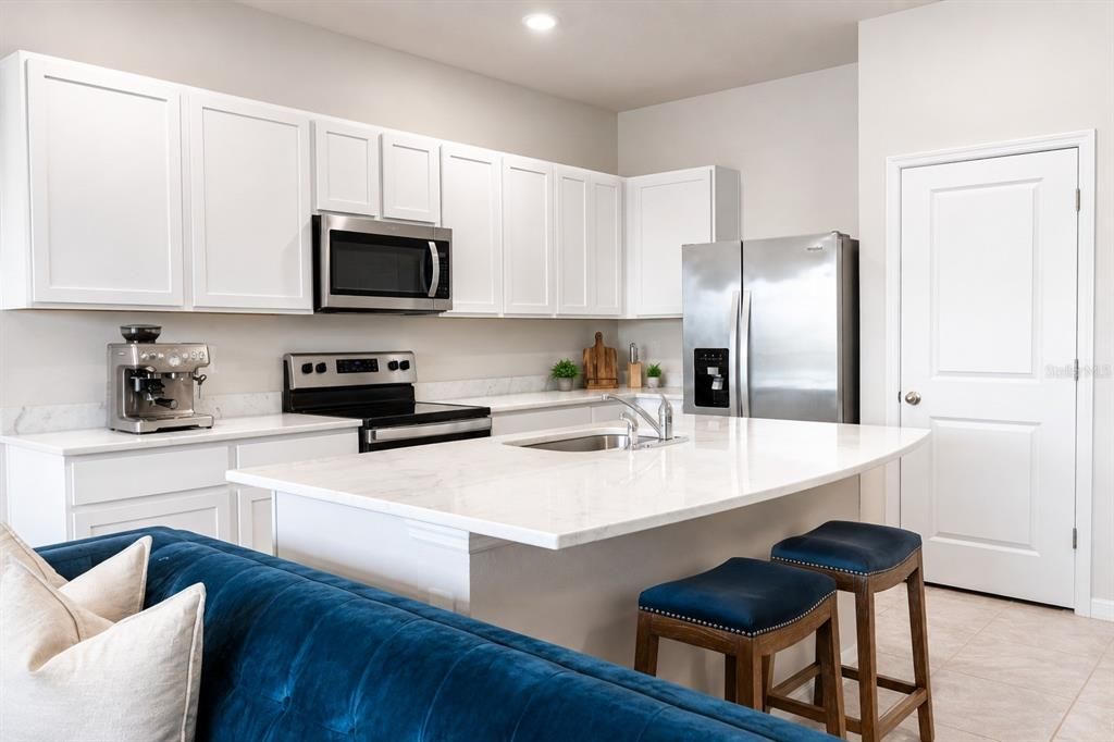 For Sale: $359,000 (3 beds, 2 baths, 1702 Square Feet)