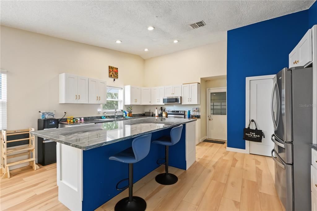 En Venta: $539,900 (3 camas, 2 baños, 2298 Pies cuadrados)