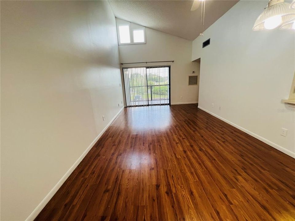 В аренду: $1,650 (2 спален, 2 ванн, 820 Квадратных фут)