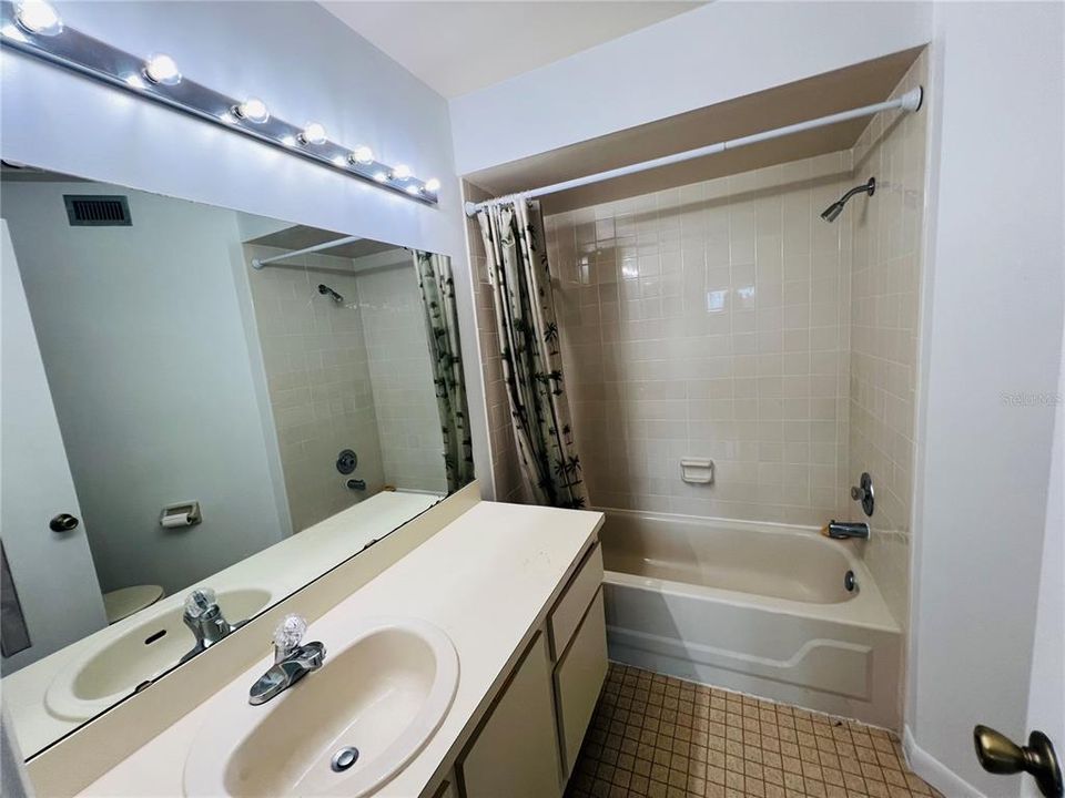 В аренду: $1,650 (2 спален, 2 ванн, 820 Квадратных фут)