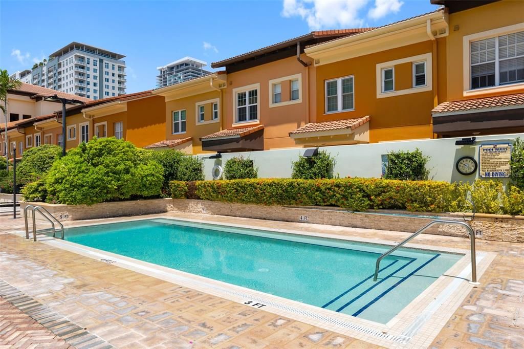 En Venta: $549,000 (2 camas, 2 baños, 1128 Pies cuadrados)