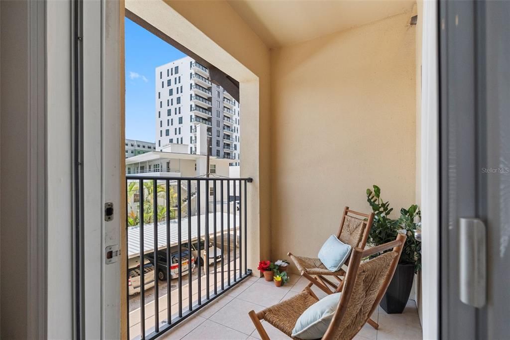 En Venta: $549,000 (2 camas, 2 baños, 1128 Pies cuadrados)
