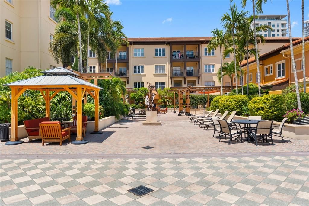 En Venta: $549,000 (2 camas, 2 baños, 1128 Pies cuadrados)