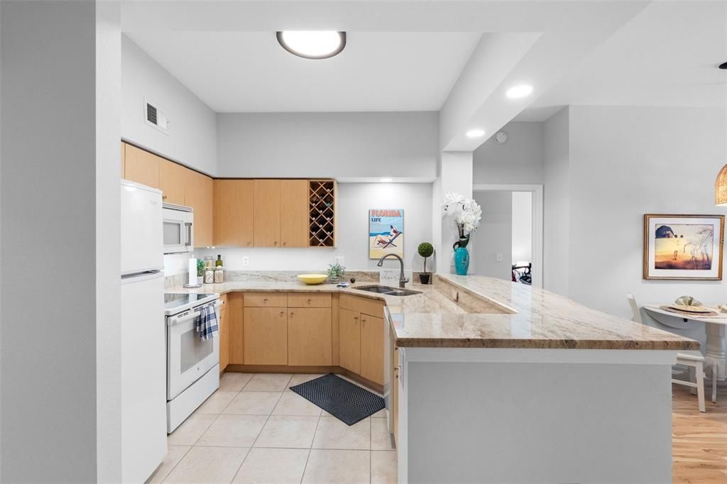 En Venta: $549,000 (2 camas, 2 baños, 1128 Pies cuadrados)