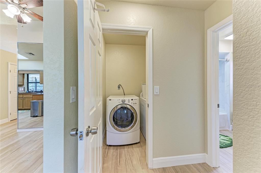 For Sale: $324,900 (2 beds, 2 baths, 1410 Square Feet)