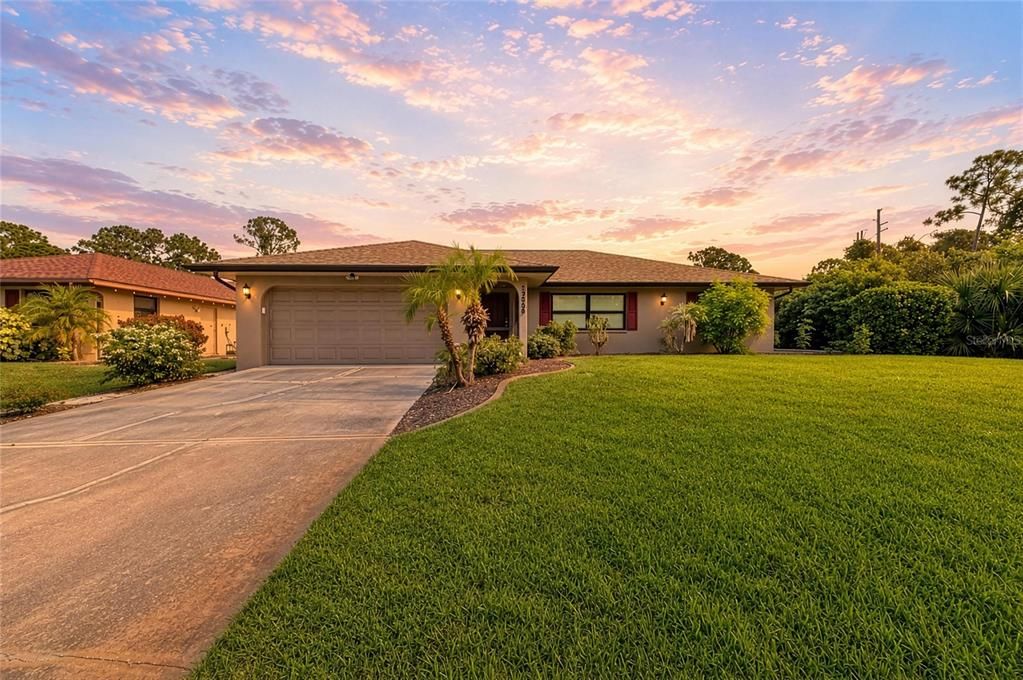 For Sale: $324,900 (2 beds, 2 baths, 1410 Square Feet)