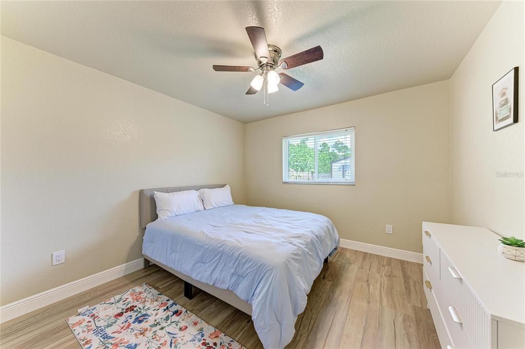 For Sale: $324,900 (2 beds, 2 baths, 1410 Square Feet)