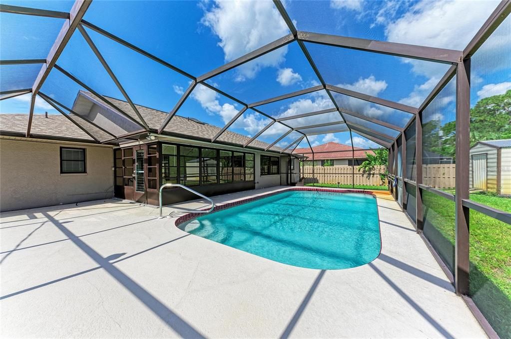 For Sale: $324,900 (2 beds, 2 baths, 1410 Square Feet)