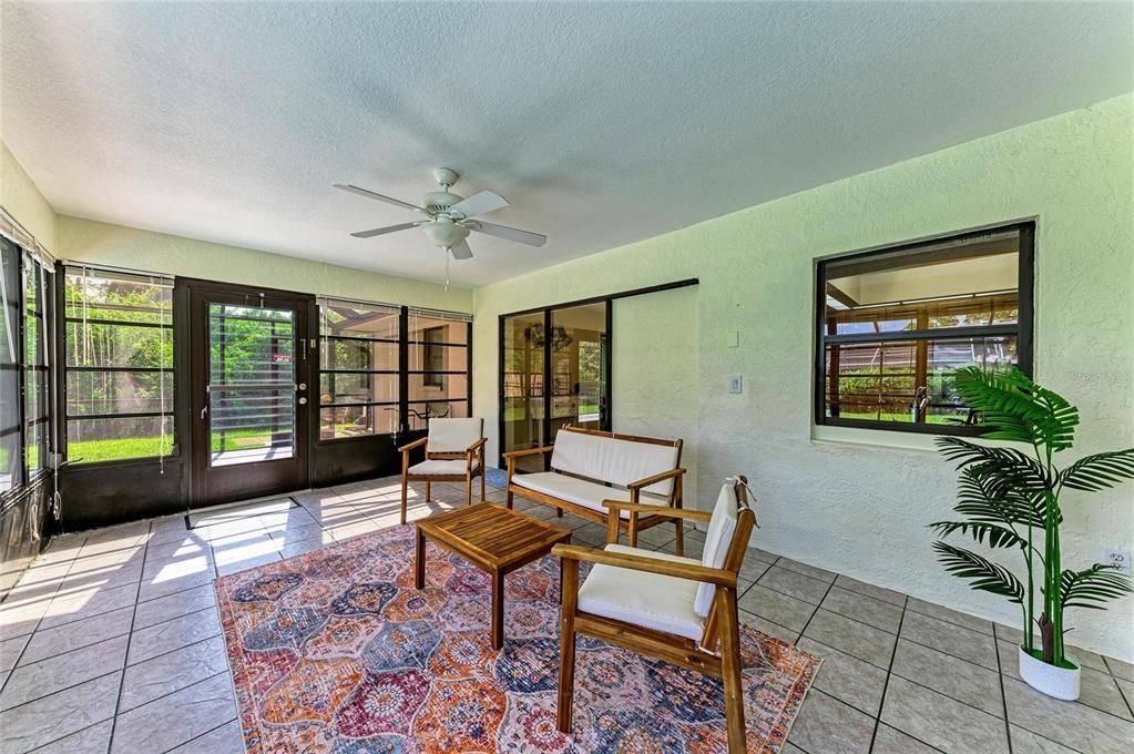 For Sale: $324,900 (2 beds, 2 baths, 1410 Square Feet)
