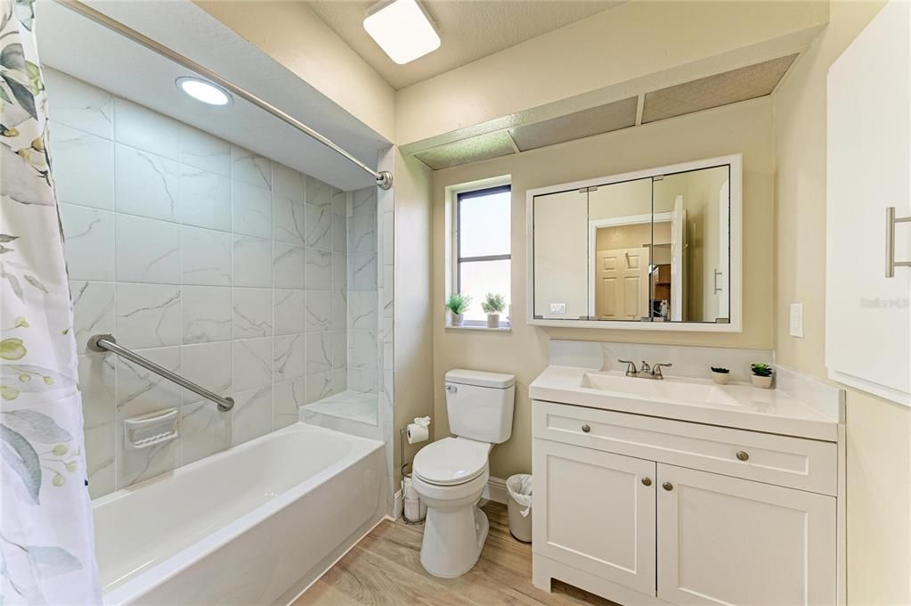For Sale: $324,900 (2 beds, 2 baths, 1410 Square Feet)