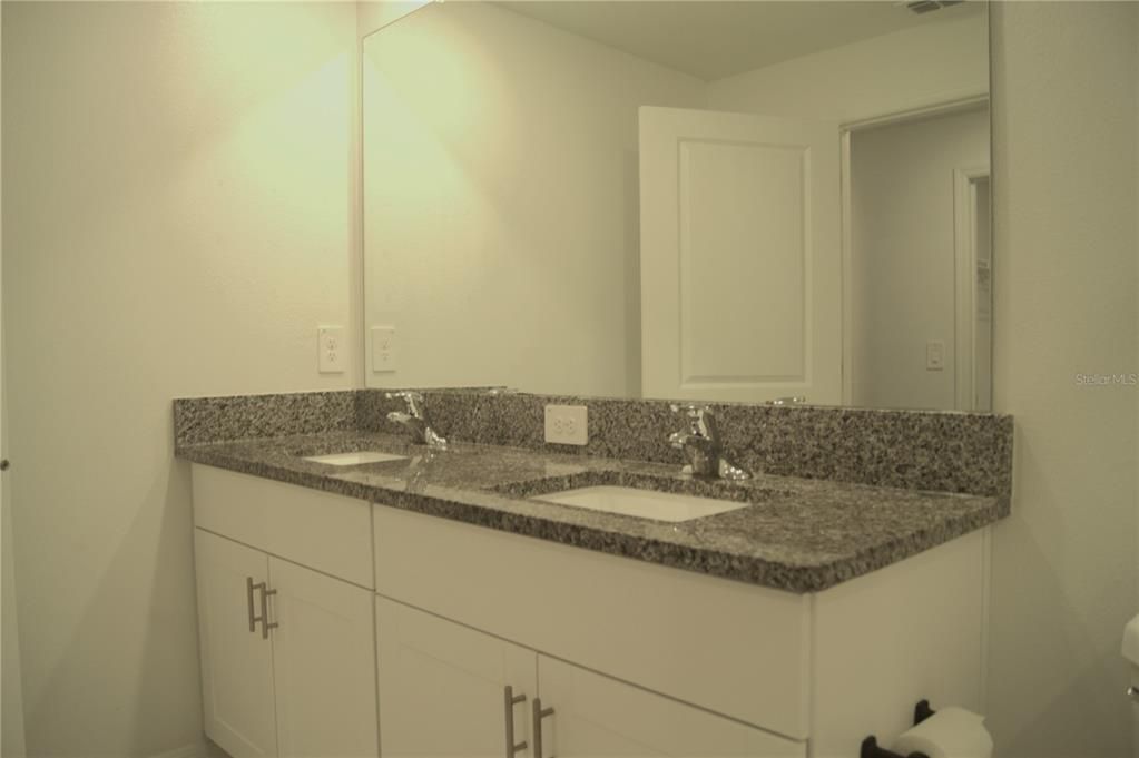 For Sale: $260,000 (3 beds, 2 baths, 1634 Square Feet)
