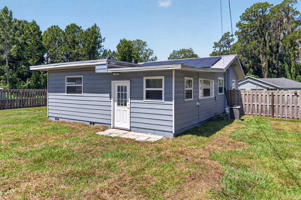 For Sale: $245,000 (3 beds, 2 baths, 1196 Square Feet)