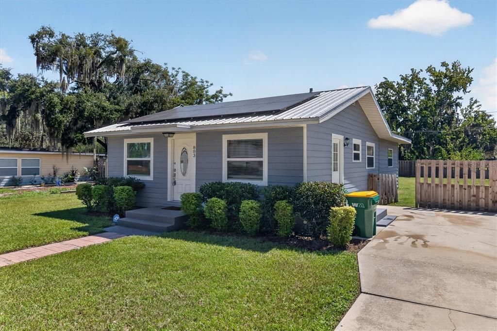 For Sale: $245,000 (3 beds, 2 baths, 1196 Square Feet)