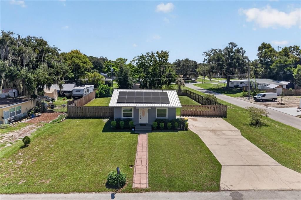For Sale: $245,000 (3 beds, 2 baths, 1196 Square Feet)