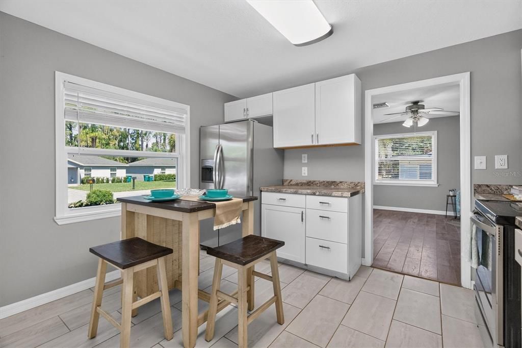 For Sale: $245,000 (3 beds, 2 baths, 1196 Square Feet)
