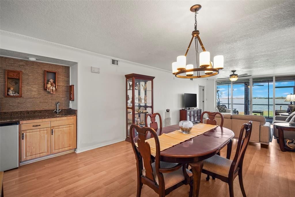 For Sale: $359,000 (3 beds, 2 baths, 1509 Square Feet)