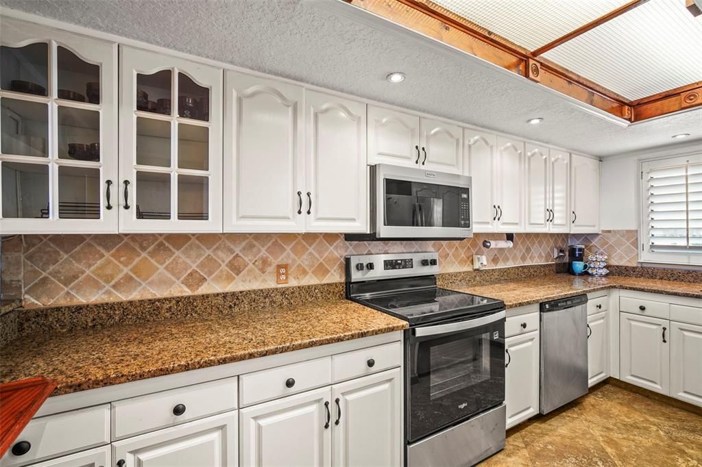 For Sale: $359,000 (3 beds, 2 baths, 1509 Square Feet)