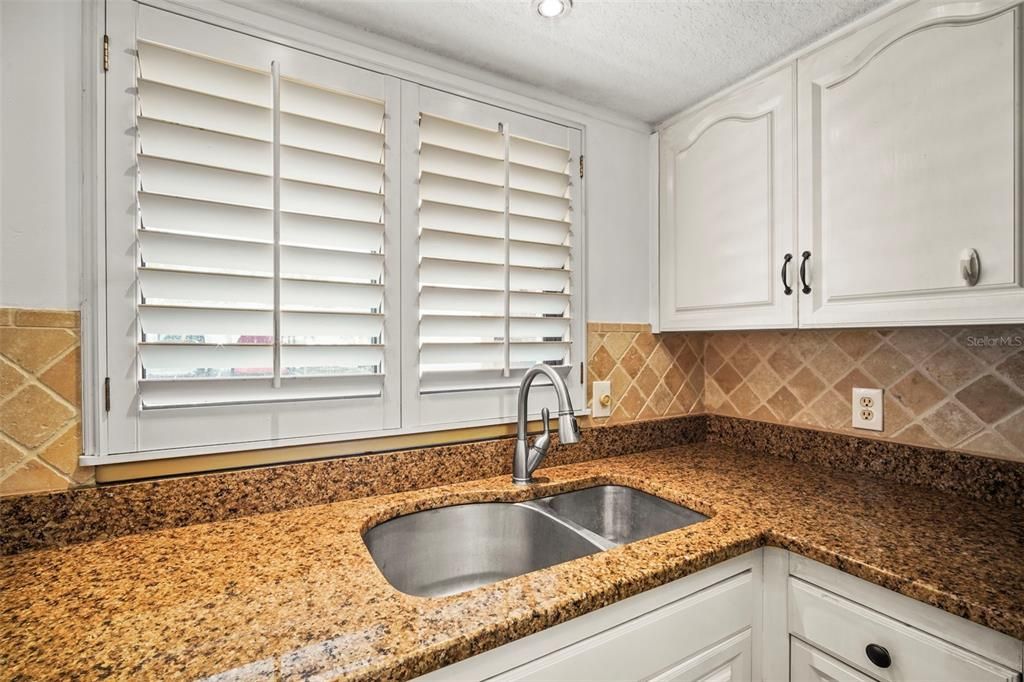 For Sale: $359,000 (3 beds, 2 baths, 1509 Square Feet)