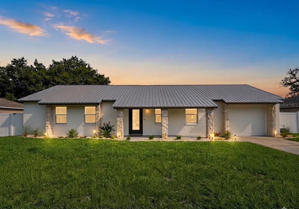 For Sale: $299,900 (3 beds, 2 baths, 1344 Square Feet)