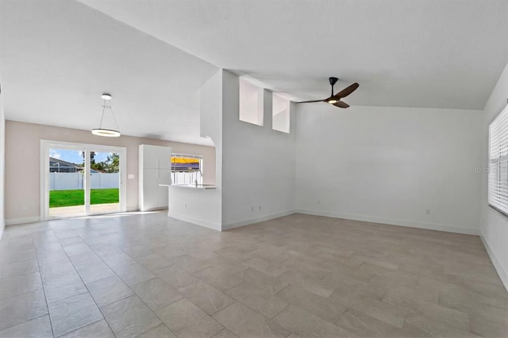 For Sale: $299,900 (3 beds, 2 baths, 1344 Square Feet)