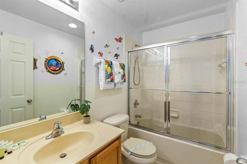 For Sale: $330,000 (4 beds, 3 baths, 1852 Square Feet)