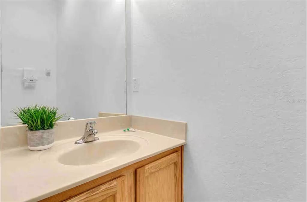 For Sale: $330,000 (4 beds, 3 baths, 1852 Square Feet)