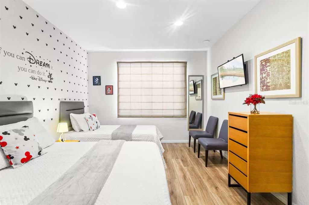 For Sale: $330,000 (4 beds, 3 baths, 1852 Square Feet)