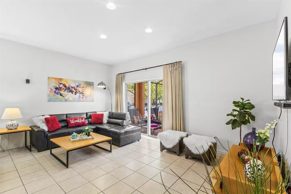 For Sale: $330,000 (4 beds, 3 baths, 1852 Square Feet)