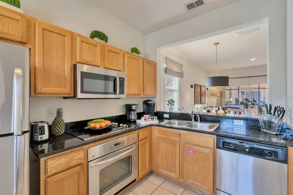 For Sale: $330,000 (4 beds, 3 baths, 1852 Square Feet)